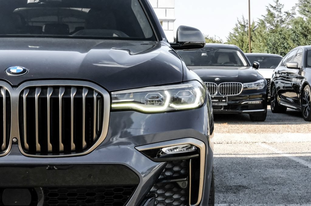 Used 2021 BMW X7 M50i w/ Dynamic Handling Package AWD/4WD image 48