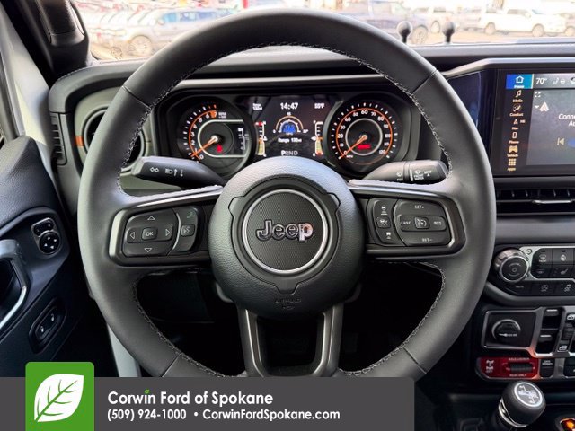 Used 2025 Jeep Gladiator Mojave AWD/4WD image 22