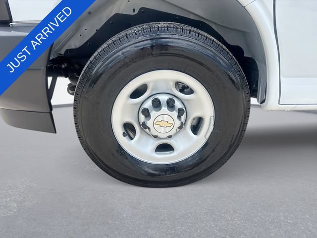 New 2026 Chevrolet Express 2500 w/ Driver Convenience Package RWD image 10
