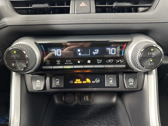 Used 2025 Toyota RAV4 XLE AWD/4WD image 19
