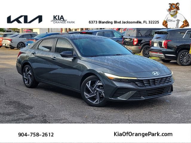 Used 2025 Hyundai Elantra Sport image 1