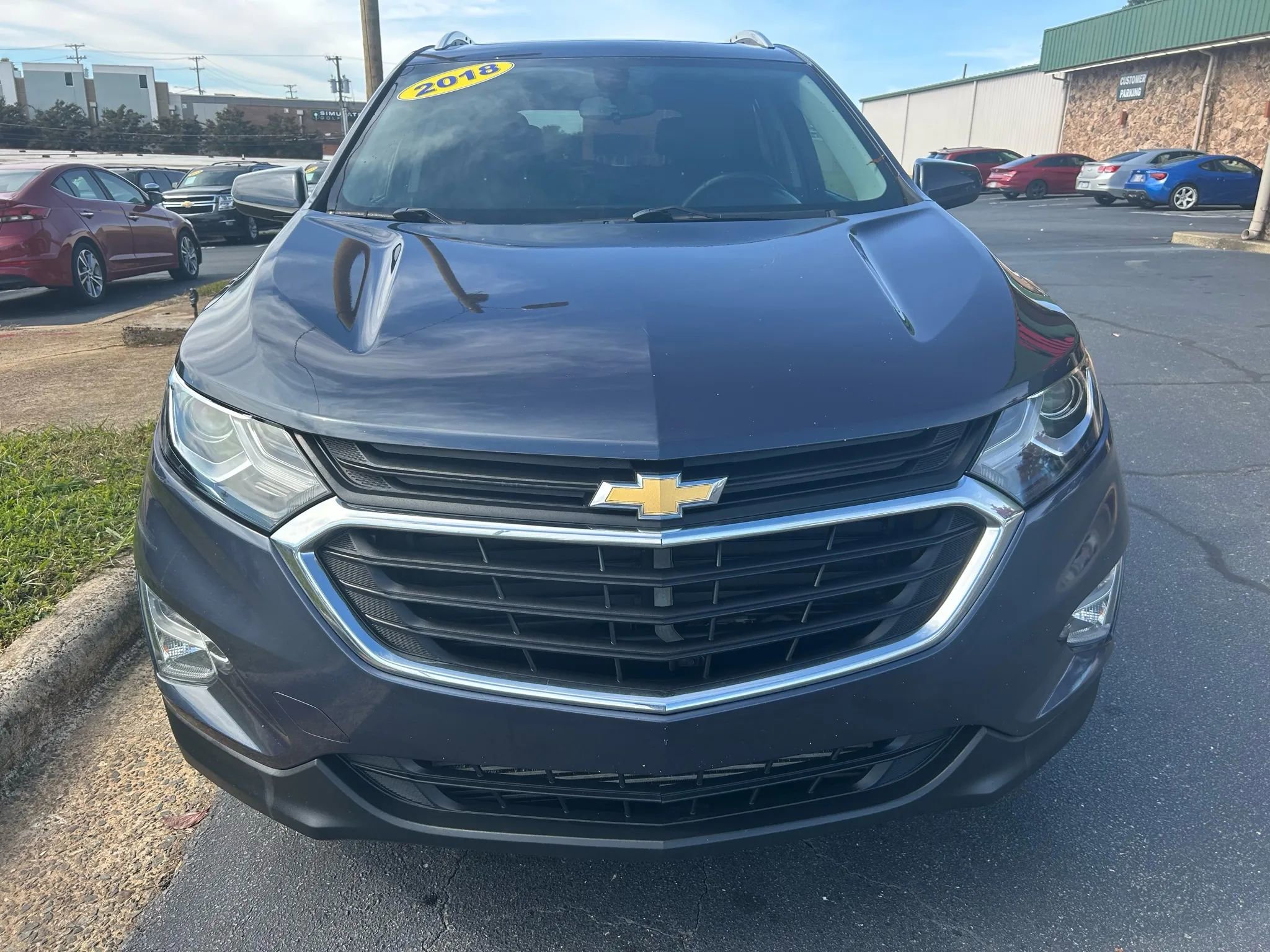 Used 2018 Chevrolet Equinox LT w/ Sun & Infotainment Package image 2