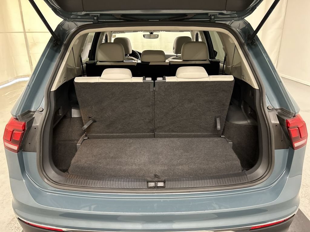 Used 2021 Volkswagen Tiguan SE w/ Panoramic Sunroof Package AWD/4WD image 23