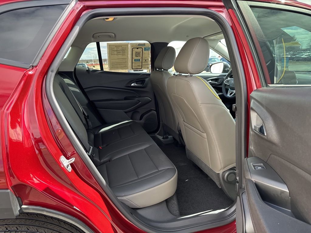 Used 2024 Chevrolet Trax ACTIV w/ Driver Confidence Package image 40