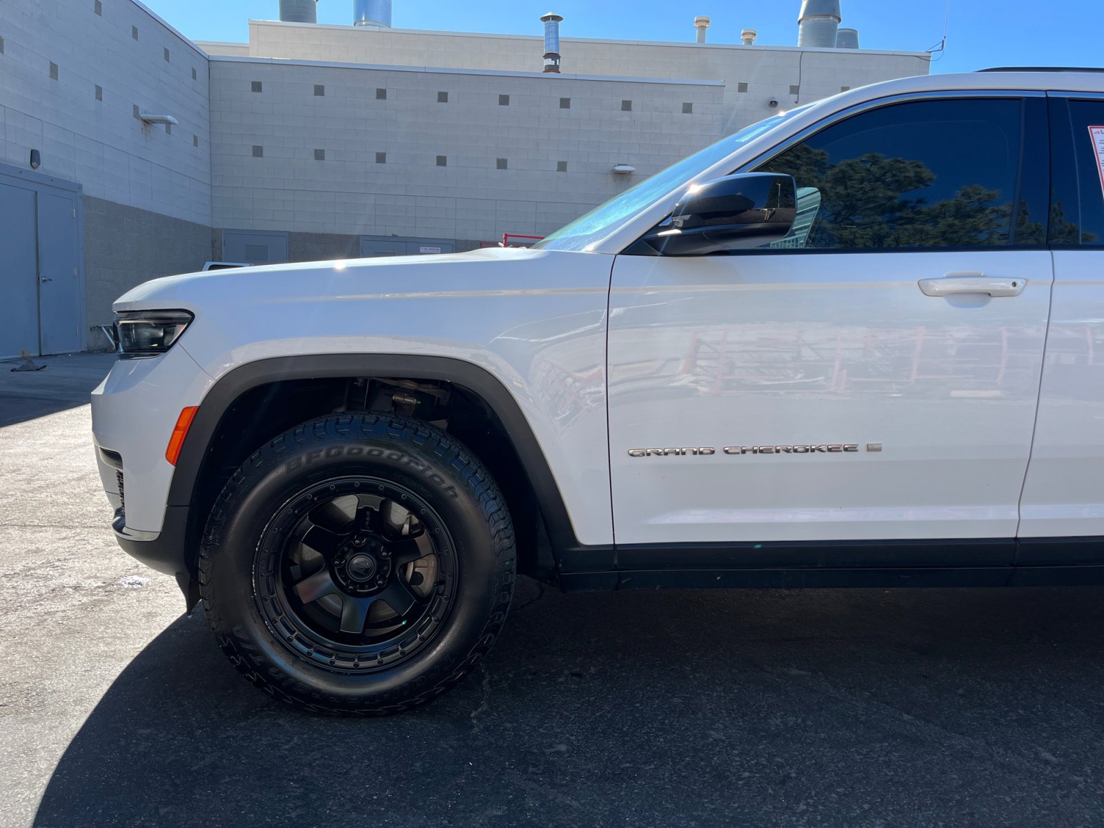 Used 2021 Jeep Grand Cherokee L Laredo w/ Luxury Tech Group I AWD/4WD image 9