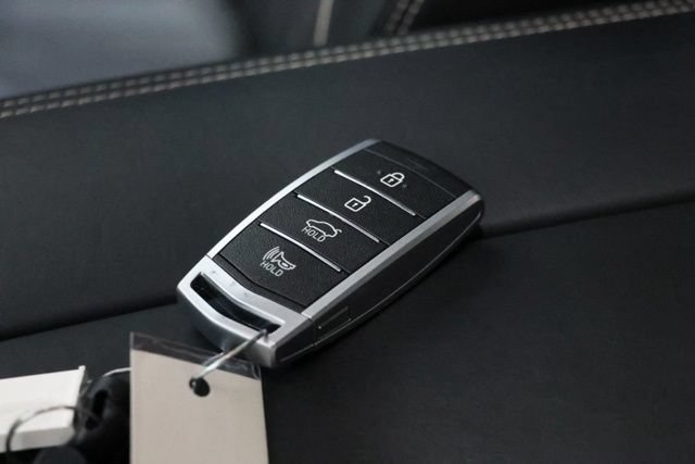 Used 2021 Genesis G90 3.3T Premium RWD image 41