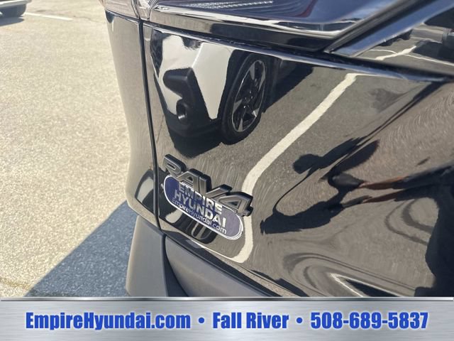 Used 2024 Toyota RAV4 LE AWD/4WD image 5
