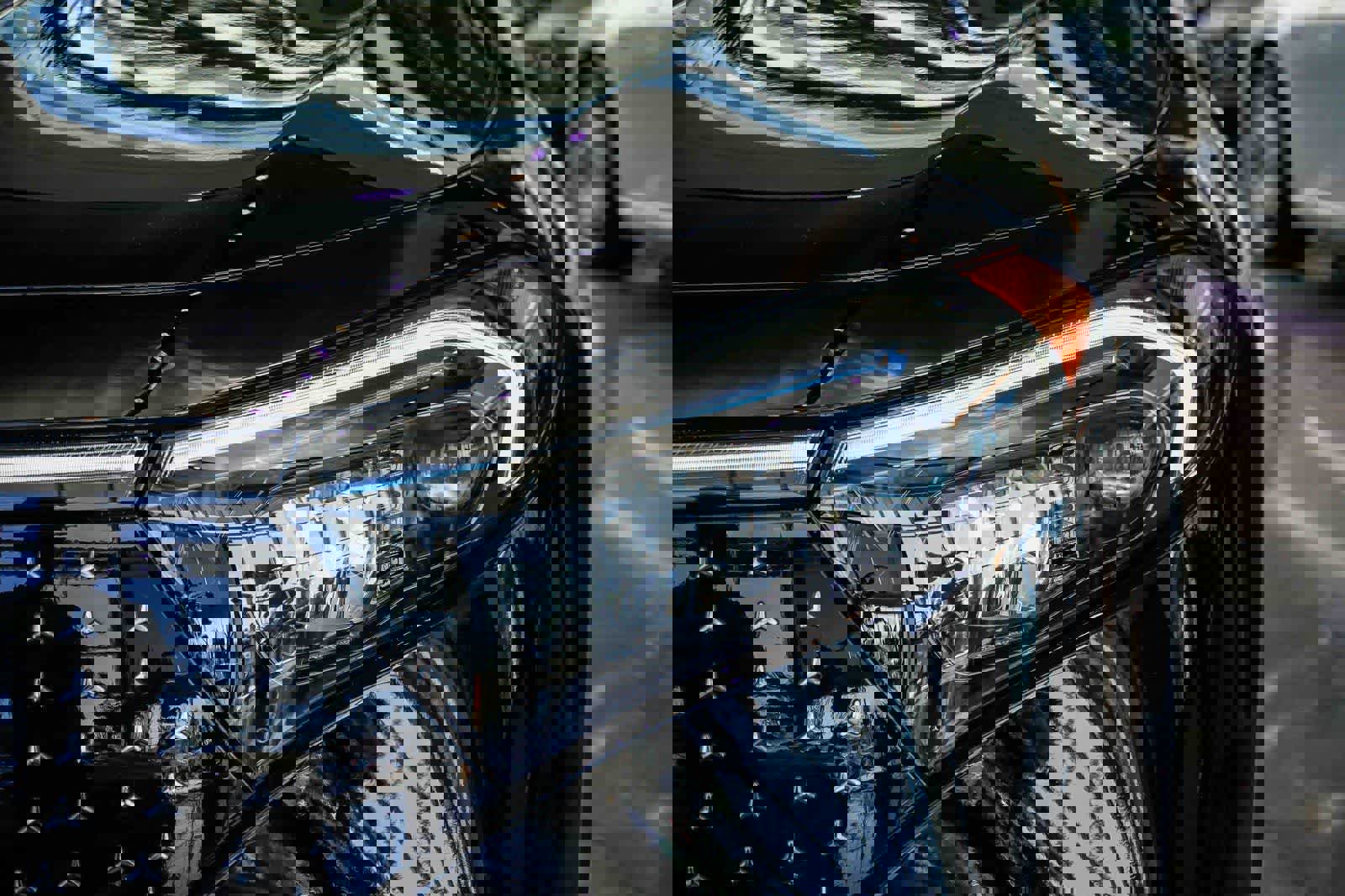 Used 2024 Mercedes-Benz EQB 350 4MATIC SUV image 7