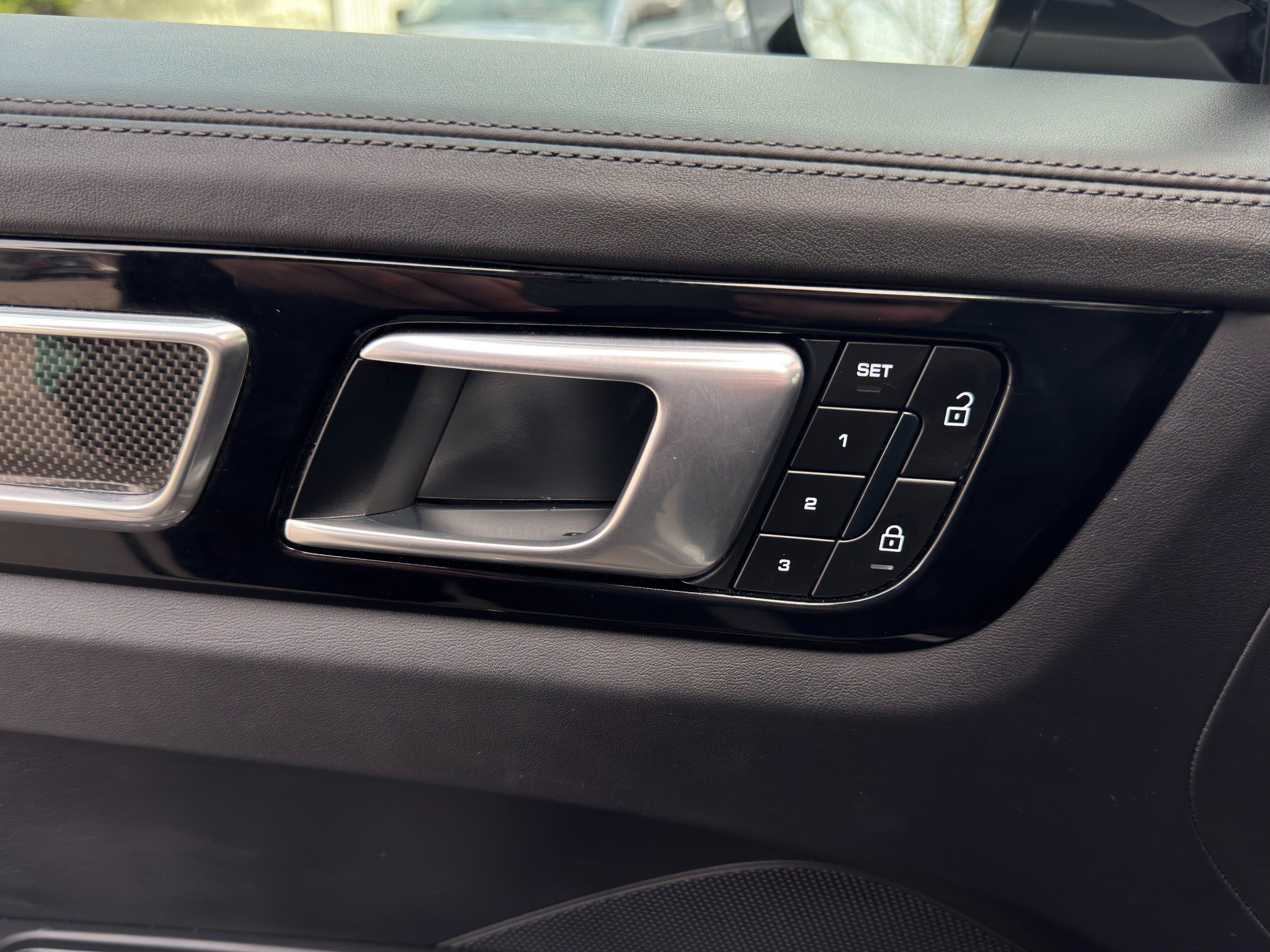 Used 2022 Porsche Cayenne GTS image 54