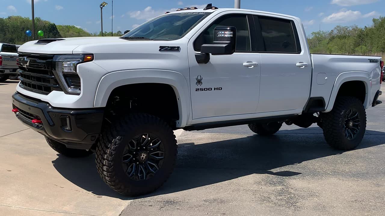 New 2025 Chevrolet Silverado 2500 LT w/ Trail Boss Package AWD/4WD image 9