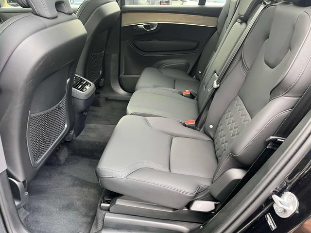 Used 2025 Volvo XC90 B5 Core AWD/4WD image 12