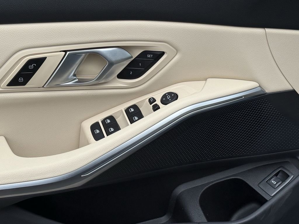 Used 2025 BMW 330i xDrive Sedan w/ Convenience Package image 15