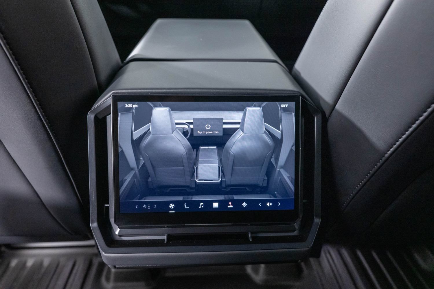 Used 2024 Tesla Cybertruck AWD Crew Cab image 20