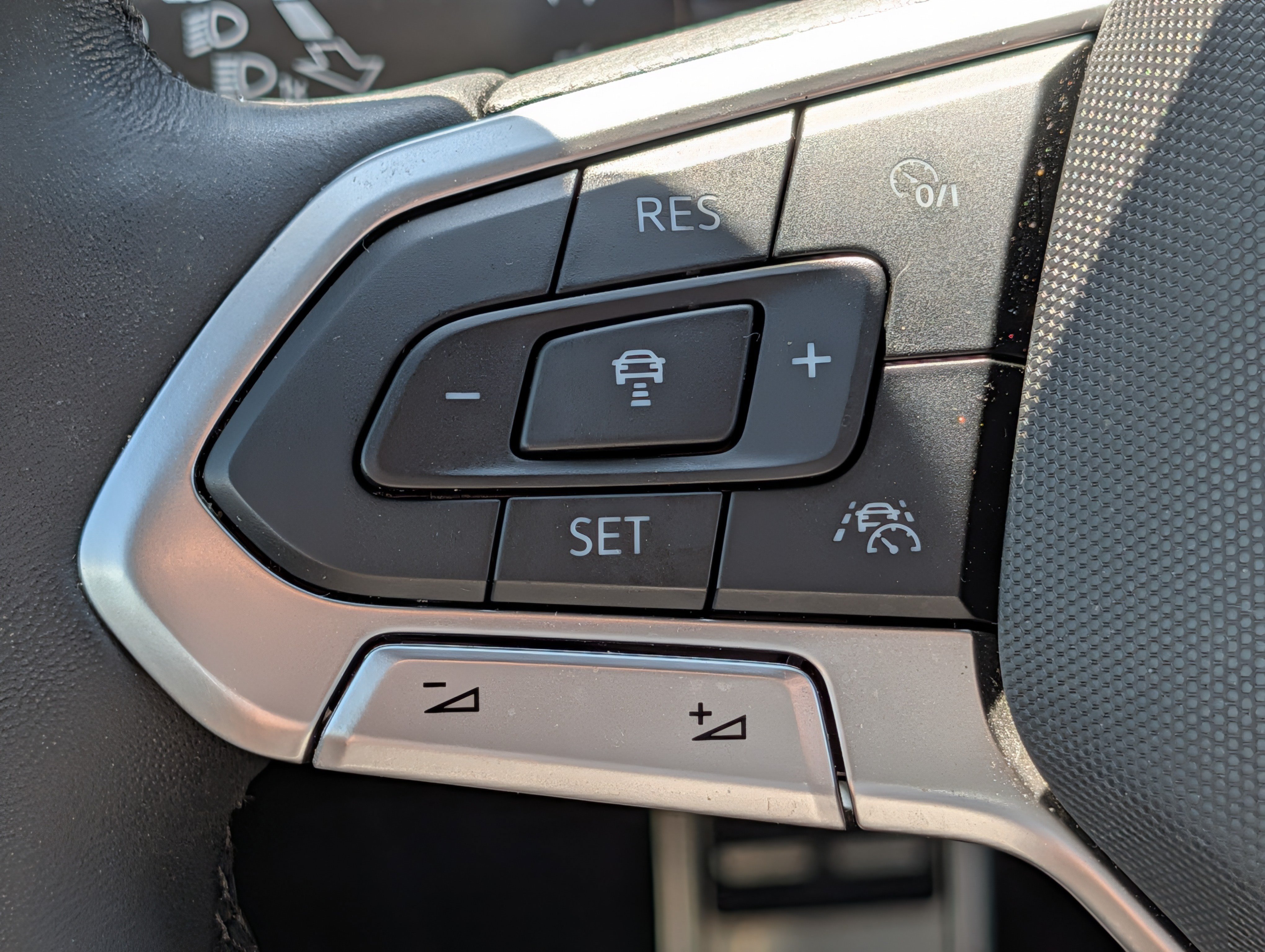 Certified 2024 Volkswagen Jetta Sport FWD image 31