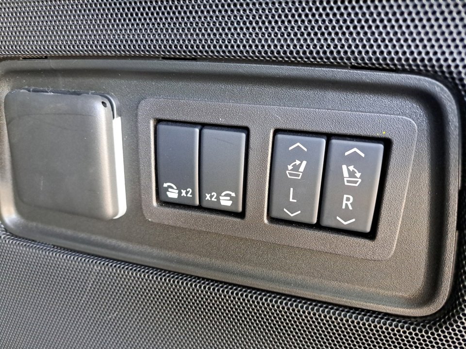 Certified 2024 Cadillac Escalade Premium Luxury w/ Performance Package image 25