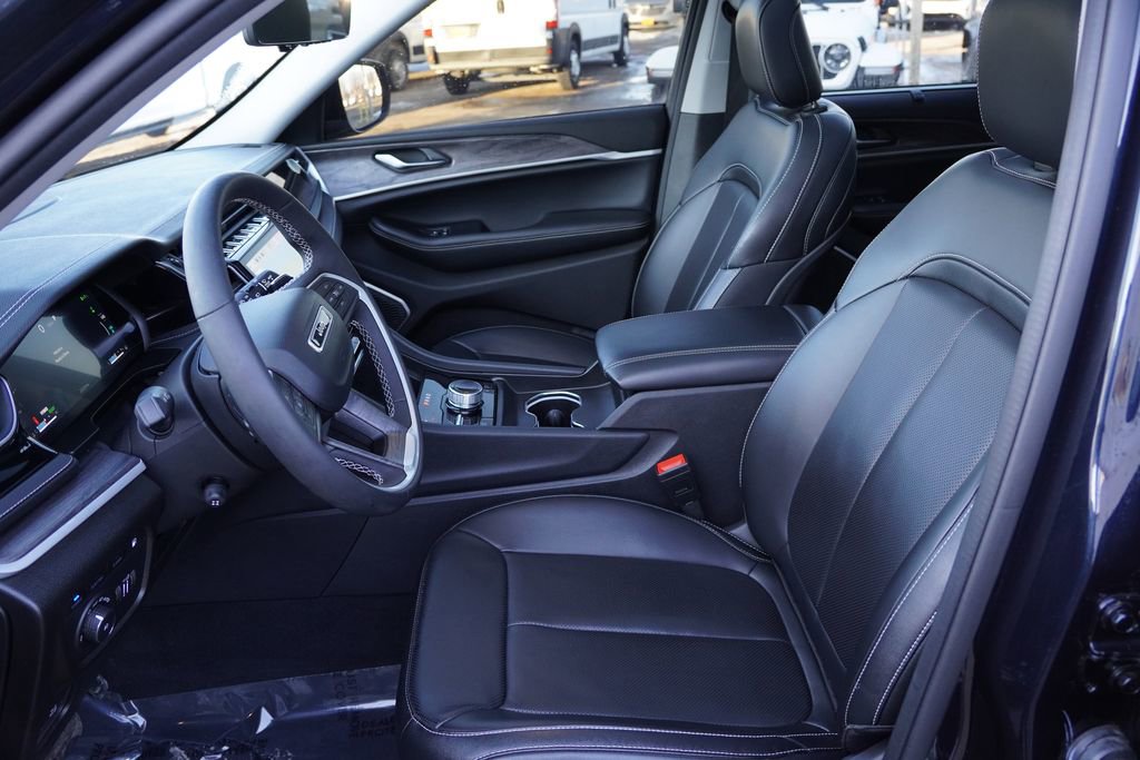 Used 2023 Jeep Grand Cherokee 30th Anniversary image 16