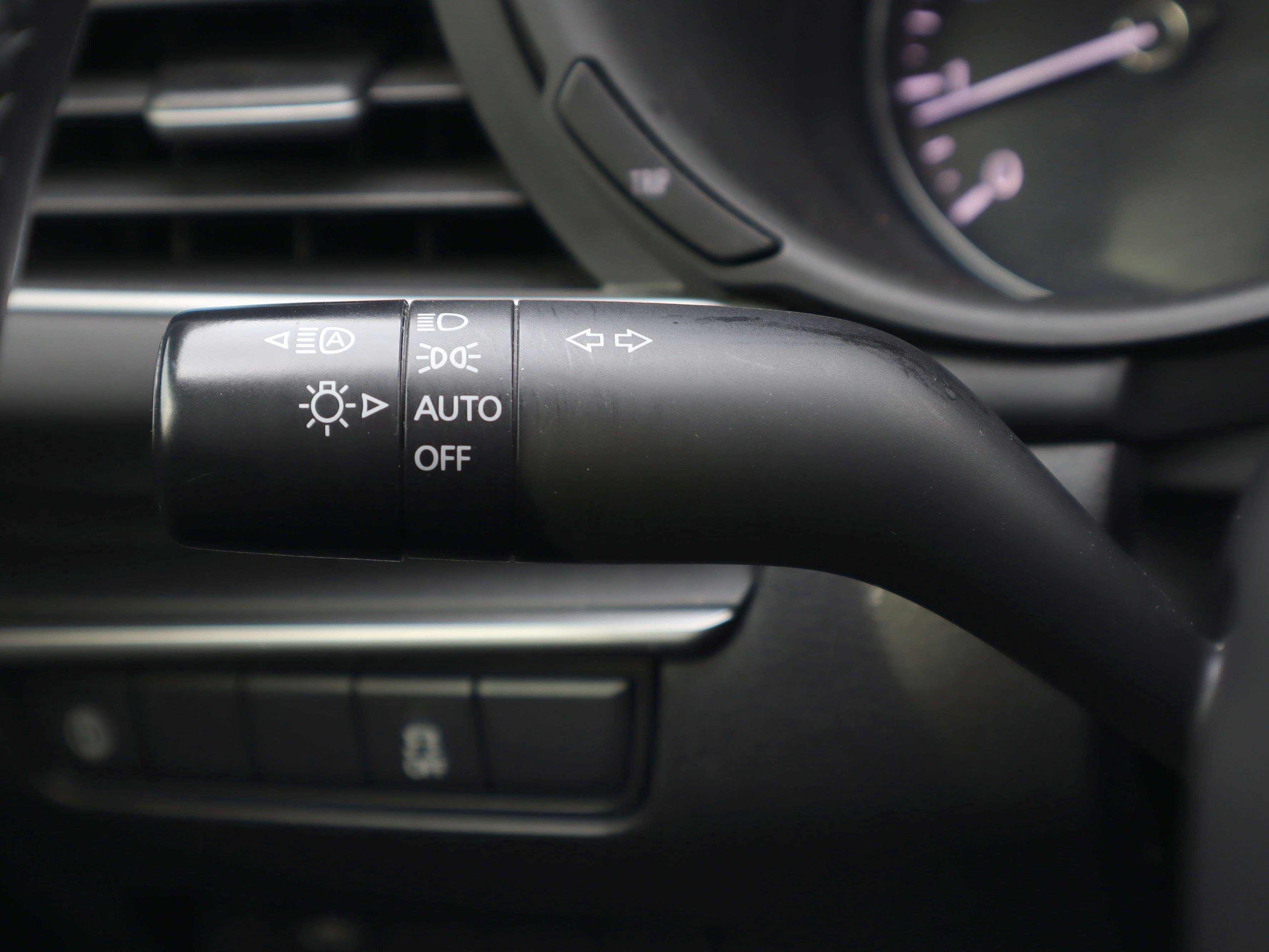 Used 2020 MAZDA MAZDA3 Sedan w/ Select Package image 17