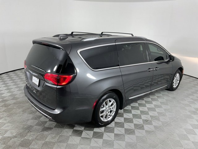 Used 2020 Chrysler Pacifica Touring-L image 11