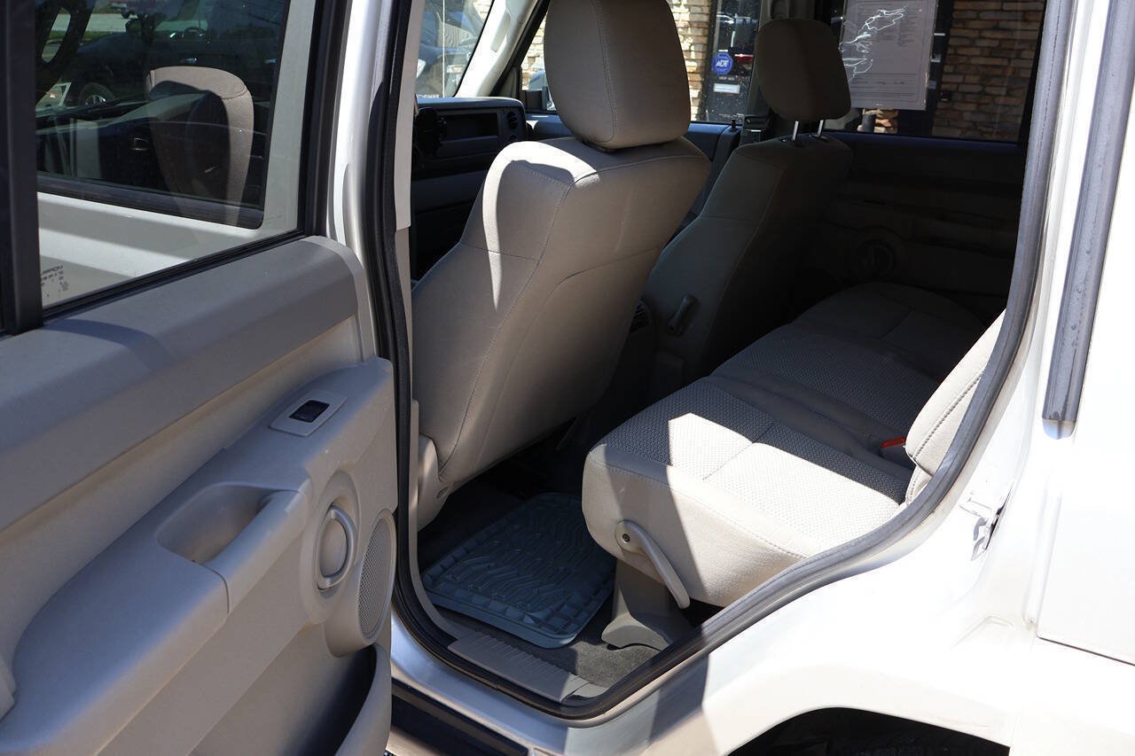 Used 2007 Jeep Commander Sport AWD/4WD image 24