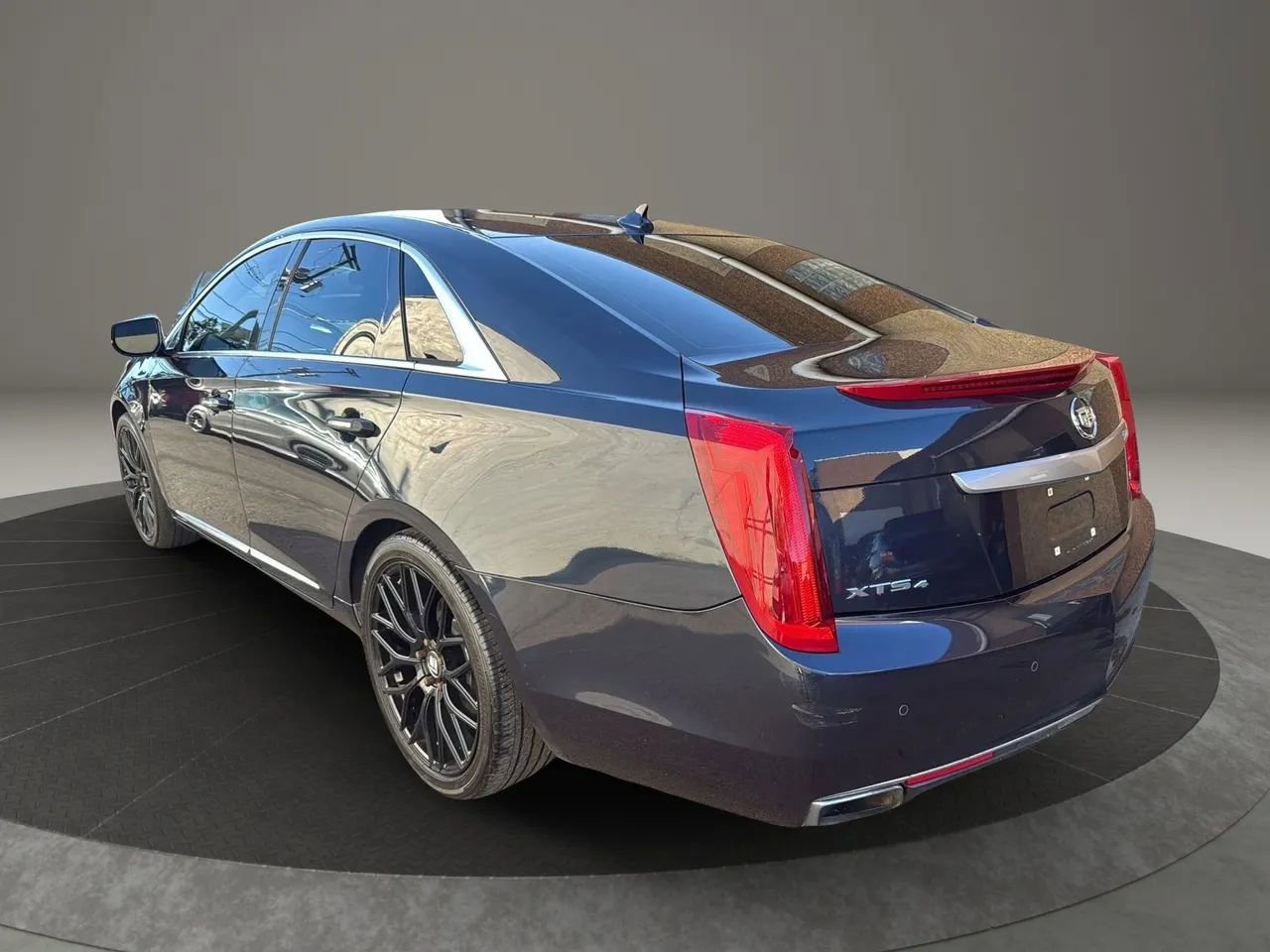 Used 2013 Cadillac XTS Platinum w/ Driver Assist Package image 7