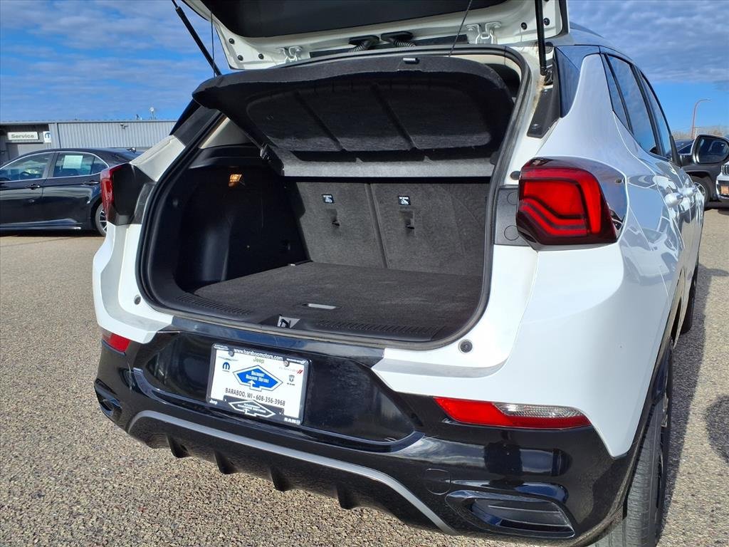 Used 2024 Buick Encore GX Sport Touring image 4