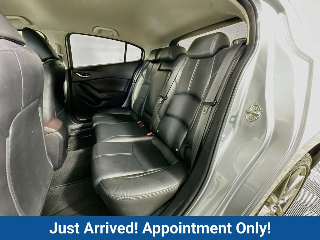 Used 2018 MAZDA MAZDA3 Touring FWD image 29