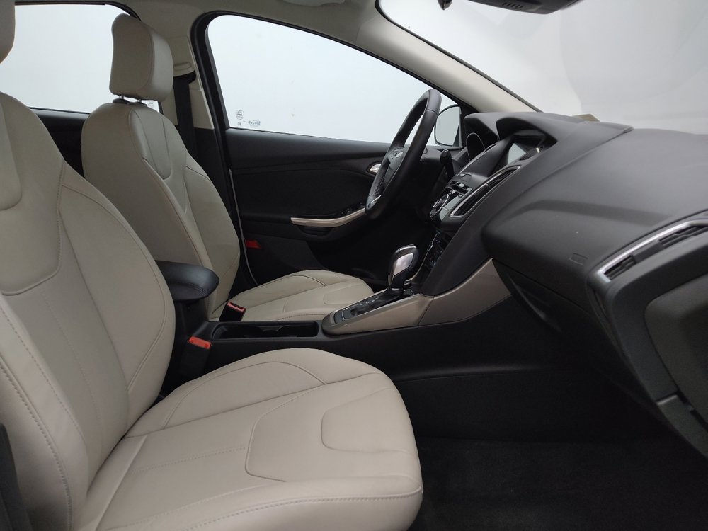 Used 2016 Ford Focus Titanium w/ Titanium Technology Package image 21