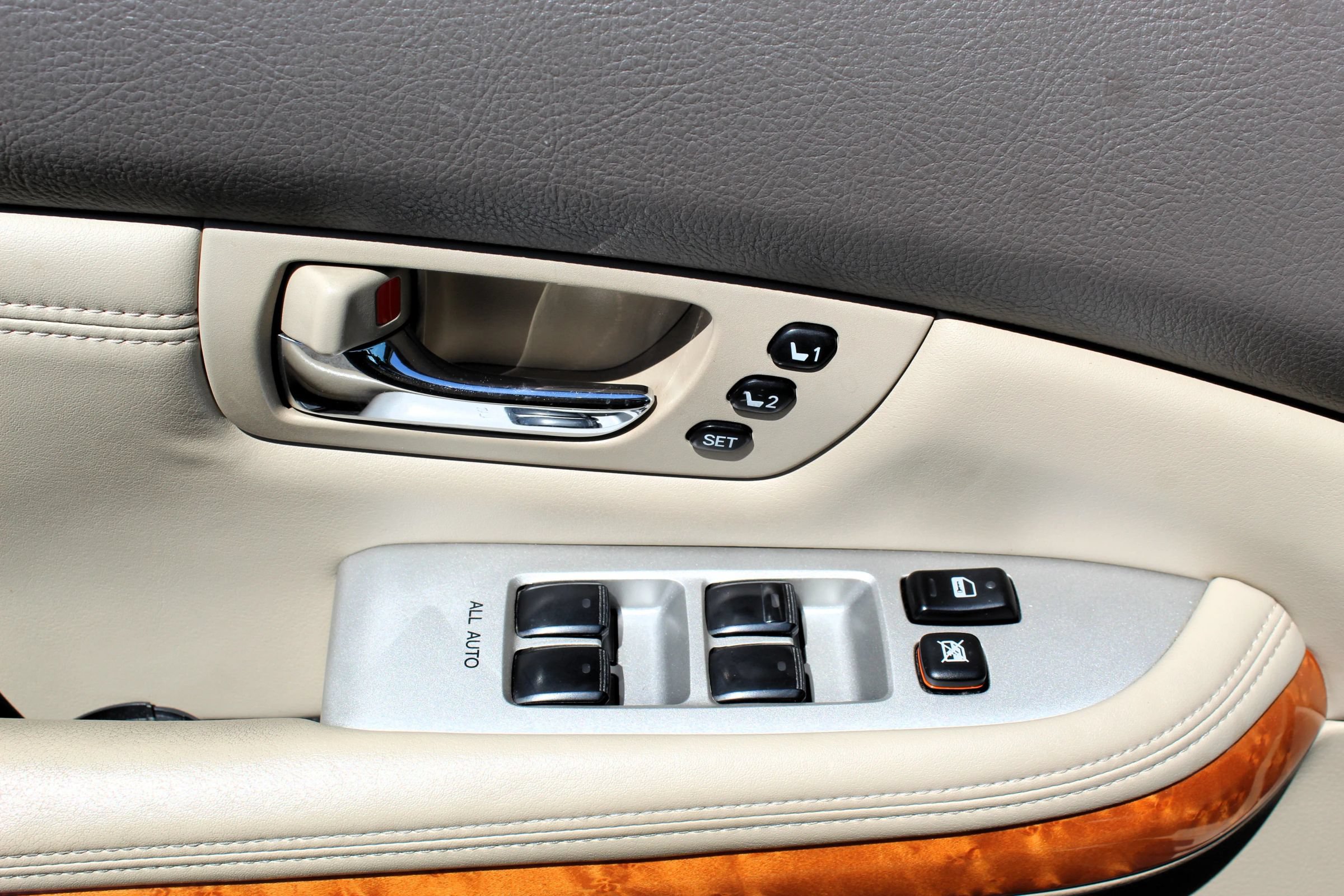 Used 2004 Lexus RX 330 AWD image 10