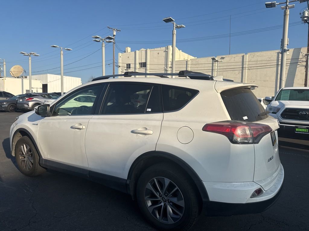 Used 2018 Toyota RAV4 XLE w/ Carpet Mat Package image 6