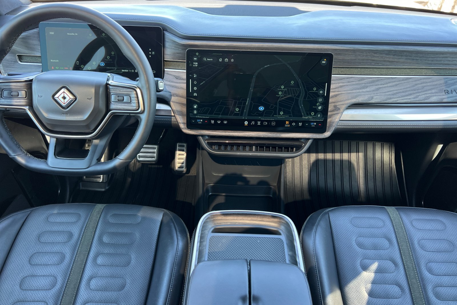 Used 2022 Rivian R1S Launch Edition Quad AWD/4WD image 13