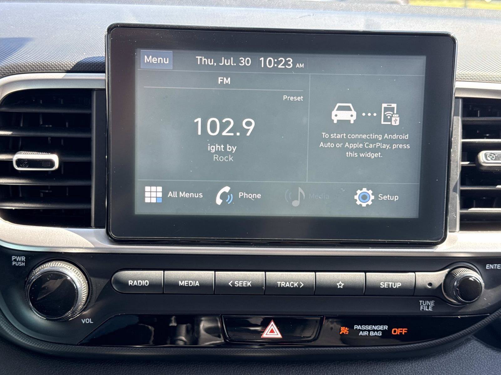 Certified 2022 Hyundai Venue SEL FWD image 5