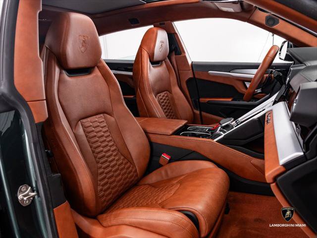 Used 2021 Lamborghini Urus AWD/4WD image 39