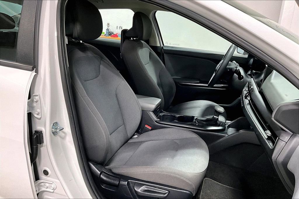 Used 2025 Kia K4 LXS image 10