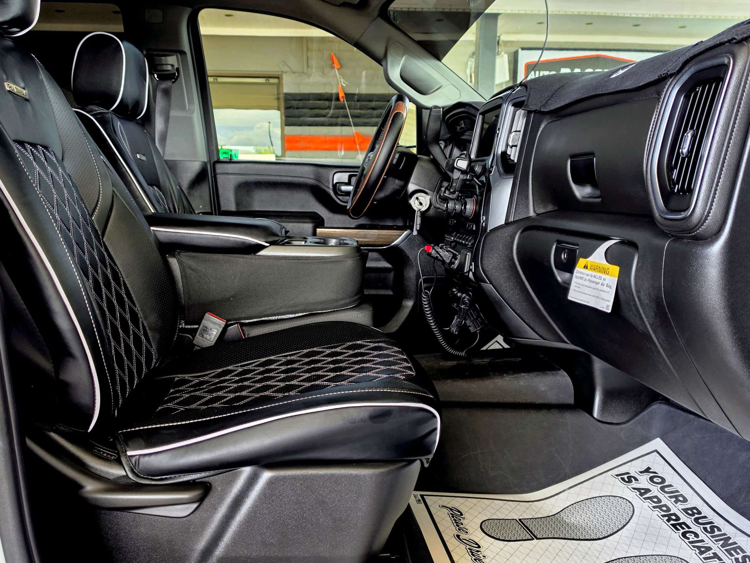 Used 2023 Chevrolet Silverado 2500 LT image 32