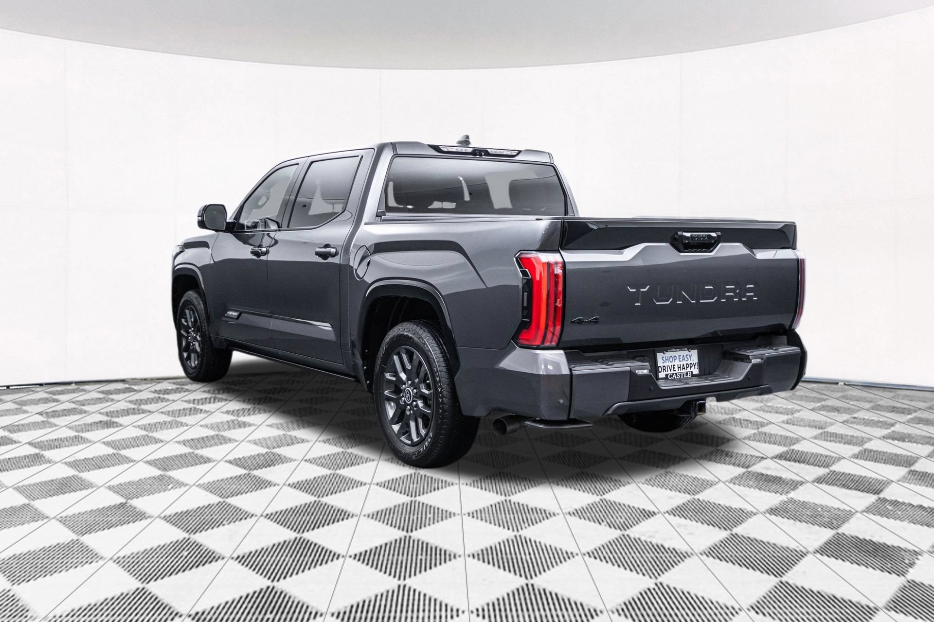 Used 2022 Toyota Tundra Platinum w/ Advanced Package AWD/4WD image 9