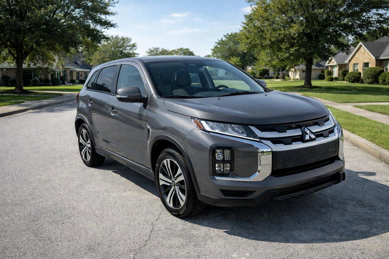 Used 2021 Mitsubishi Outlander Sport SE image 2