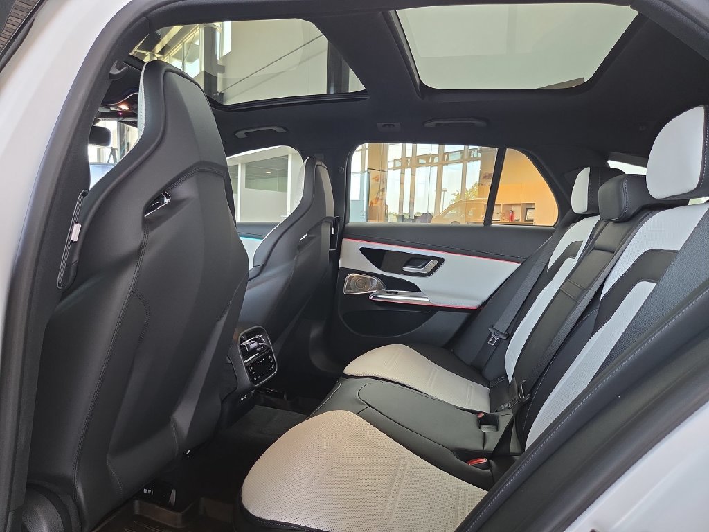 New 2026 Mercedes-Benz E 53 AMG e 4MATIC Wagon image 13