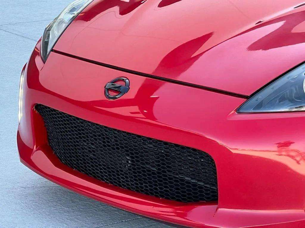 Used 2018 Nissan 370Z Coupe RWD image 27
