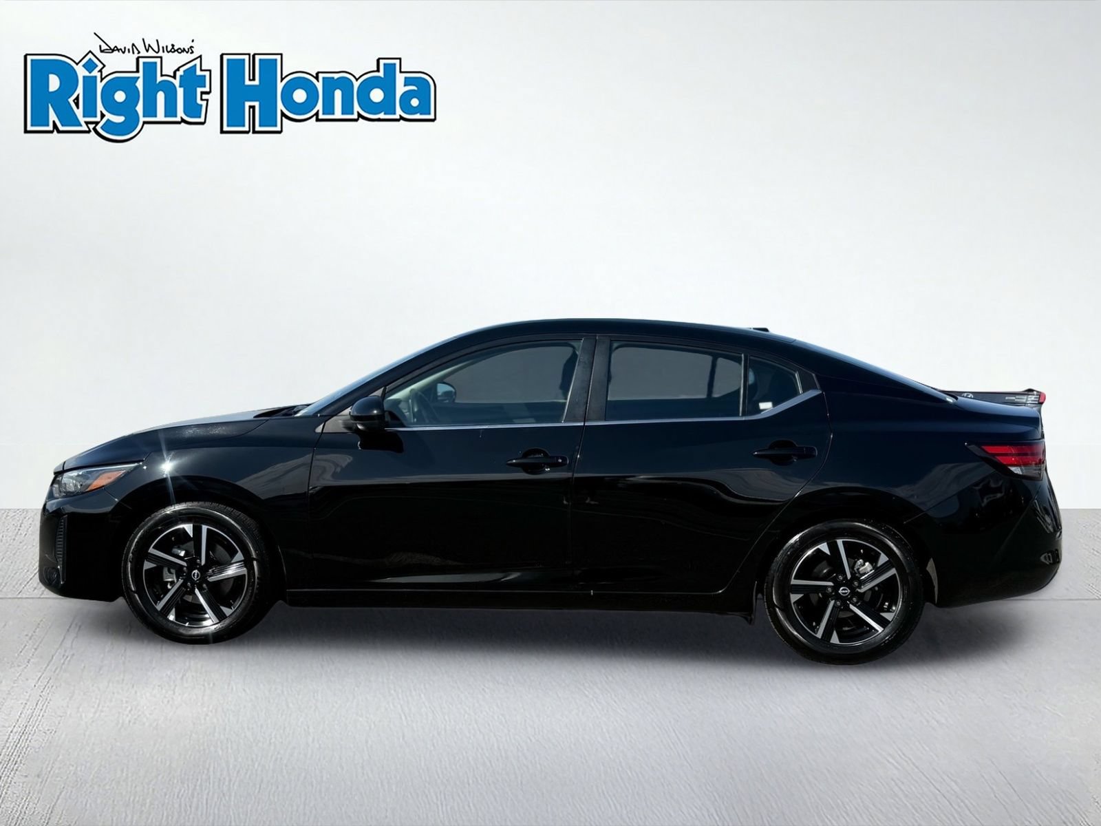 Used 2025 Nissan Sentra SV FWD image 3