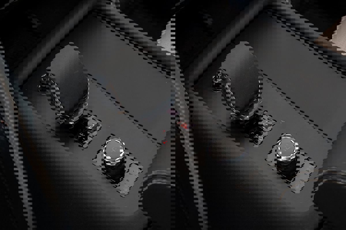 Used 2021 Land Rover Discovery HSE R-Dynamic AWD/4WD image 23