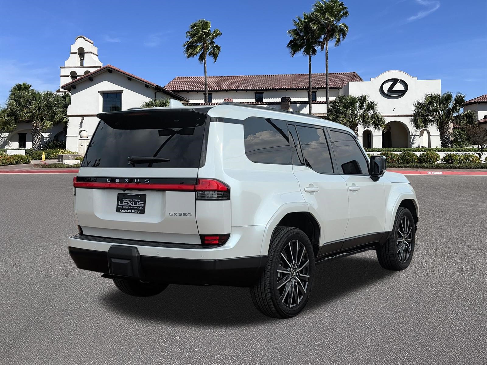 Used 2024 Lexus GX 550 w/ Accessory Package (Z1) AWD/4WD image 2