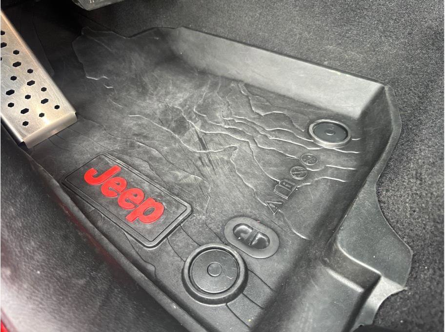 Used 2021 Jeep Wrangler Unlimited Rubicon image 25