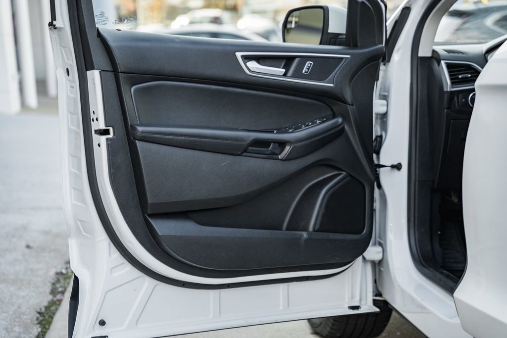 Used 2017 Ford Edge SEL w/ Equipment Group 201A image 33