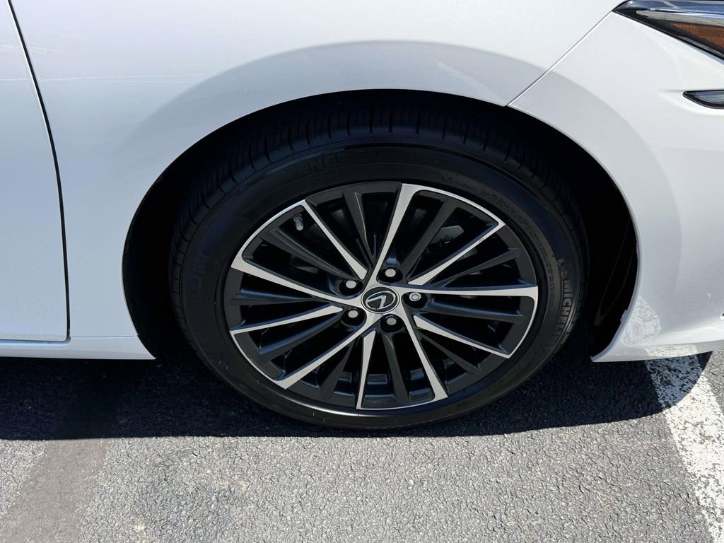 Used 2024 Lexus ES 350 w/ Premium Package FWD image 7