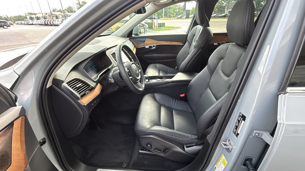 Used 2024 Volvo XC90 T8 Plus w/ Protection Package Premier AWD/4WD image 24