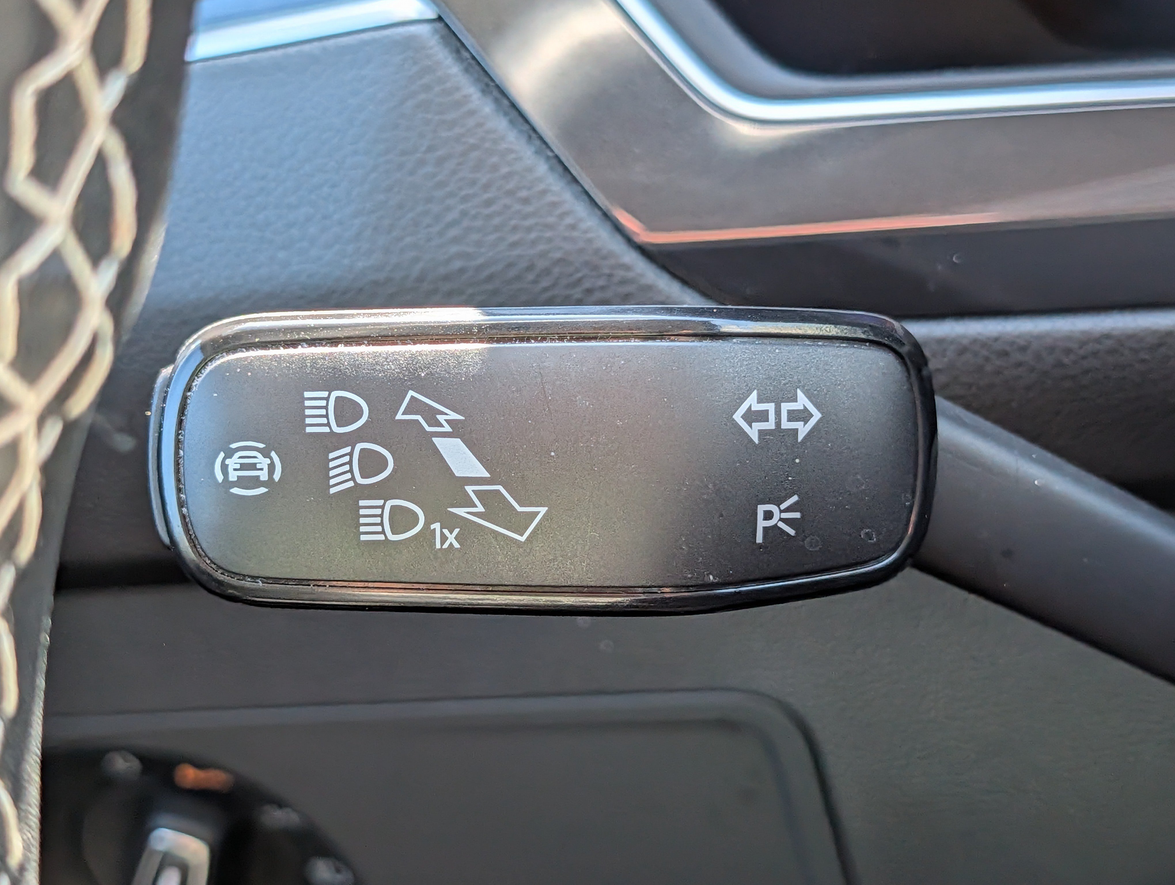 Certified 2024 Volkswagen Tiguan SE AWD/4WD image 31