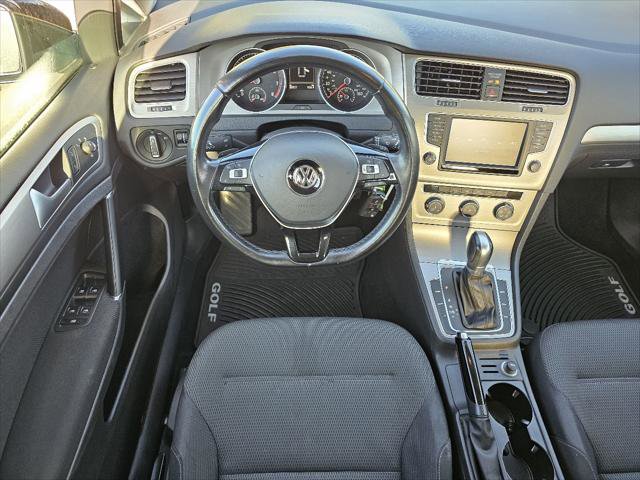 Used 2016 Volkswagen Golf S image 5