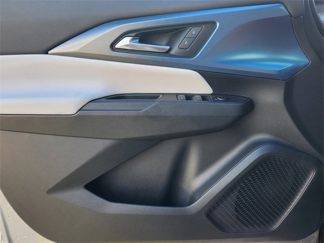 New 2025 Chevrolet Equinox EV LT image 17