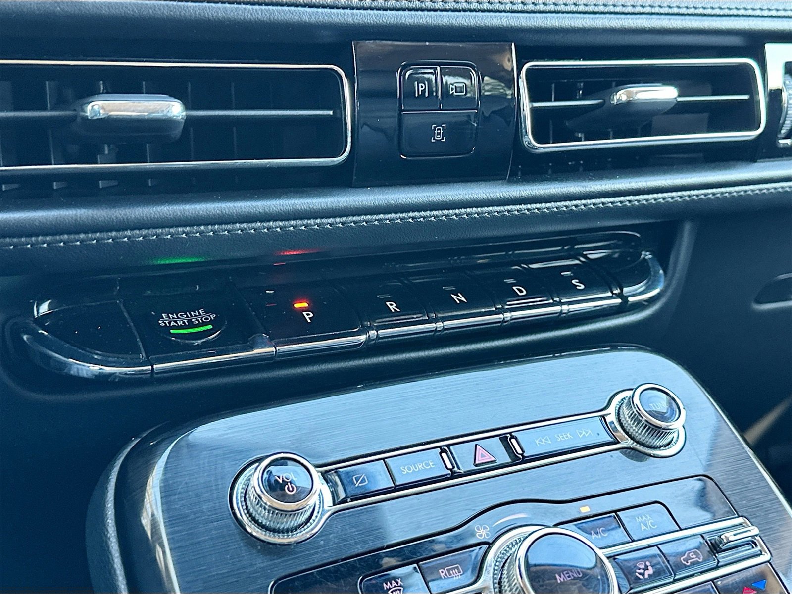 Used 2022 Lincoln Nautilus Reserve image 17