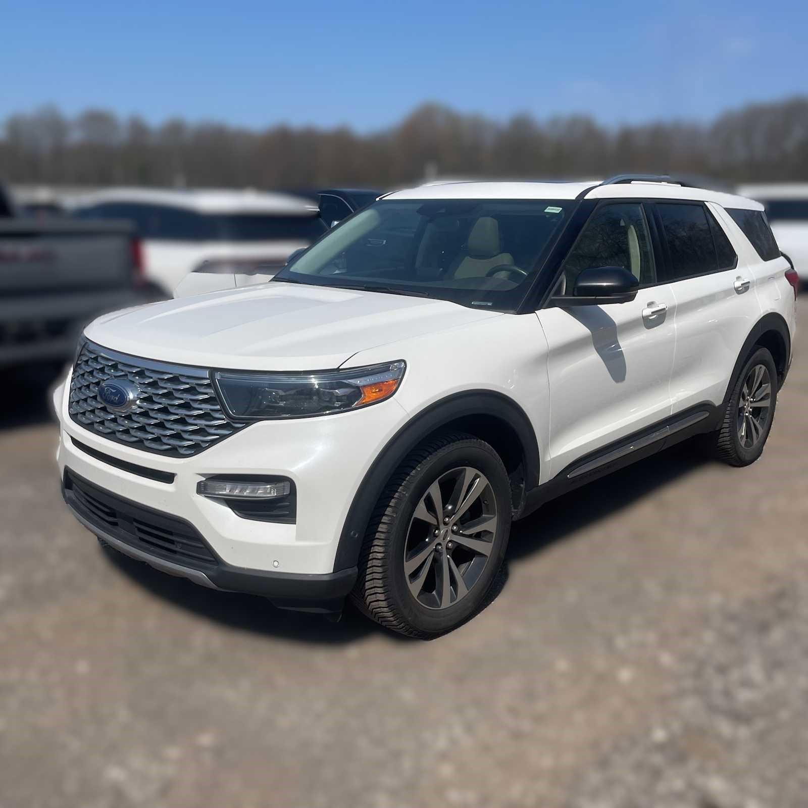 Used 2020 Ford Explorer Platinum w/ Premium Technology Package AWD/4WD image 3